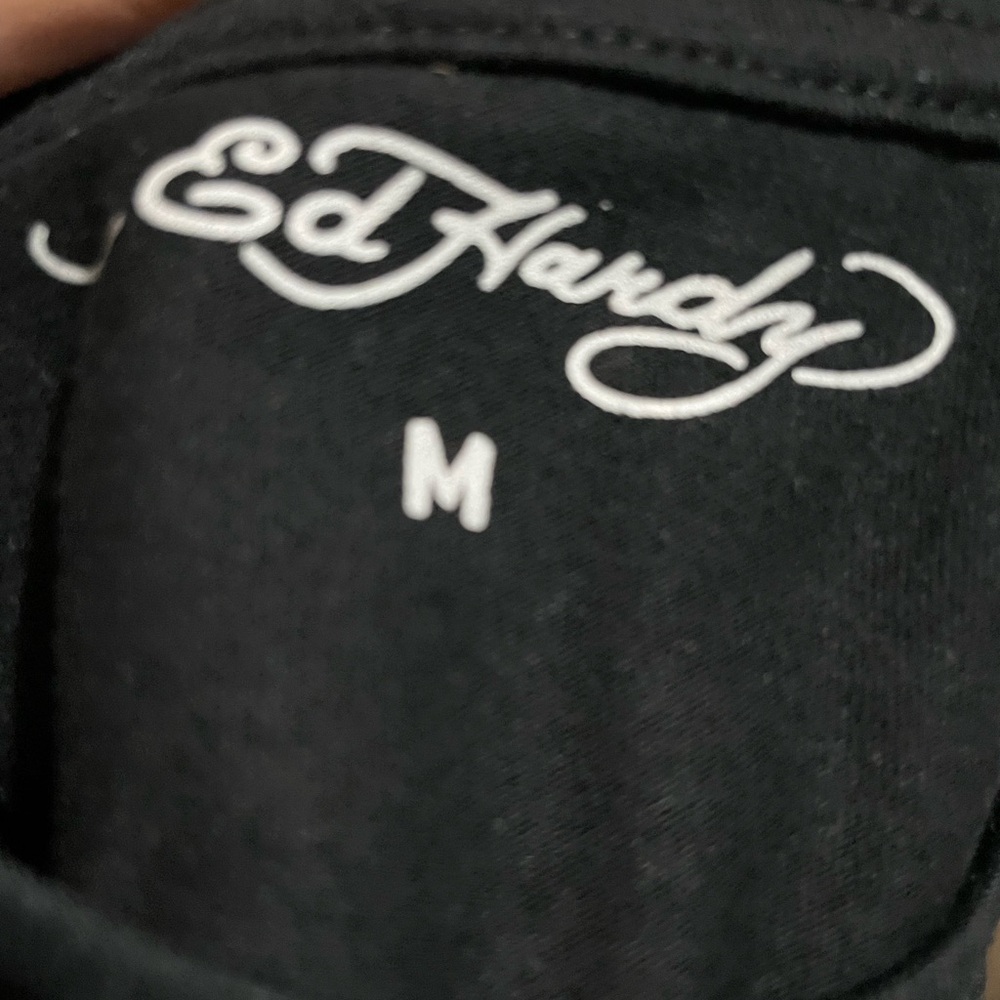 Ed Hardy Black T shirt π€ - Picture 3 of 4
